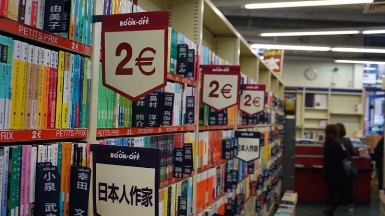 パリの日本人御用達「ブックオフ・パリオペラ店」に行ってきた。一瞬パリにいることを忘れてしまうような日本書籍の品揃え！