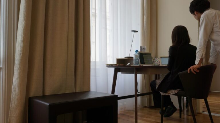 旅と仕事を夫婦で両立するために。旅暮らし夫婦の1日のスケジュールをシェア