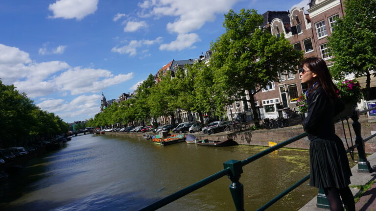 オランダ・アムステルダムに滞在しています。