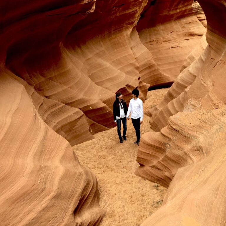 アンテロープのプライベート写真ツアーに行ってきた！ 一歩渓谷の中に入ると、別世界が広がる。