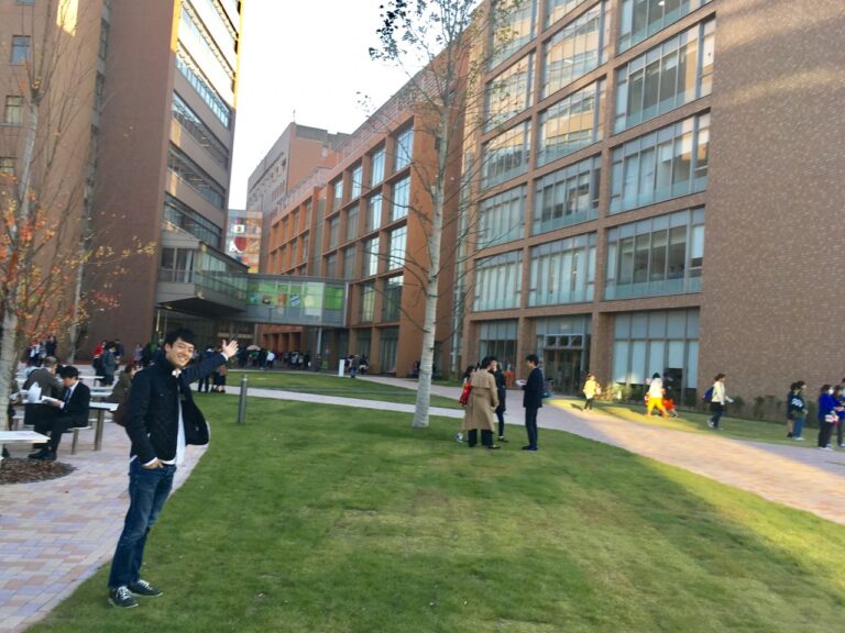 和洋女子大学の学園祭「里見祭」でトークライブを開催しました！