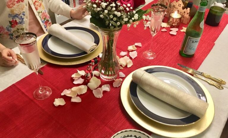 季節のイベントを自宅でお祝いする、という選択肢が増えた夜。プロトコールのレッスンを活かして、手作りのクリスマスパーティーを開催しました。