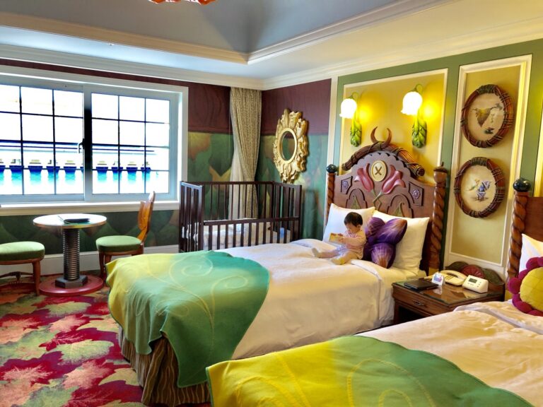 娘（1歳）の誕生日トリップへ。家族でディズニーランドに行ってきました。