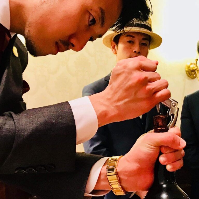 シャトー・モンローズ1929年を飲むワイン会に参加、抜栓に挑戦しました。