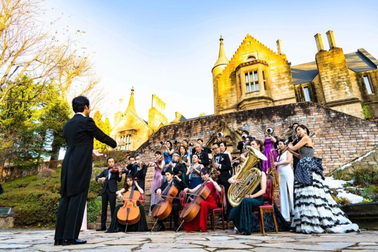 群馬県ロックハート城にて、オーケストラの野外公演を行いました。