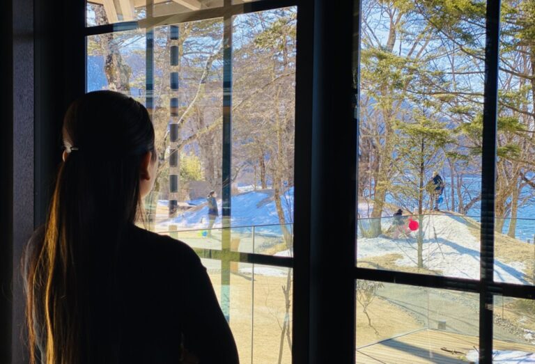 【リッツカールトン日光】リッツキッズの雪遊び風景を眺めながら、レークハウスでランチをしてきました。