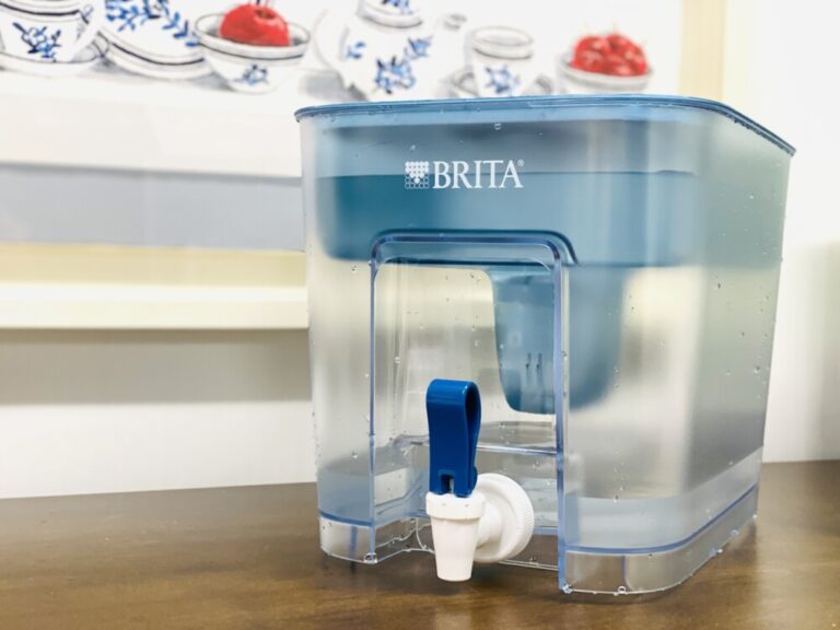 24リットルあたり驚きの198円。BRITAのタンク型浄水器を導入したら、月々の水代が劇的に安くなりました。