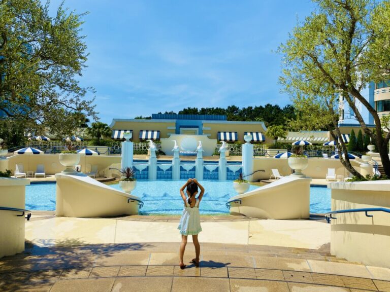 アンバサダーホテル 貸切のガーデンプールで過ごす朝｜DAY20